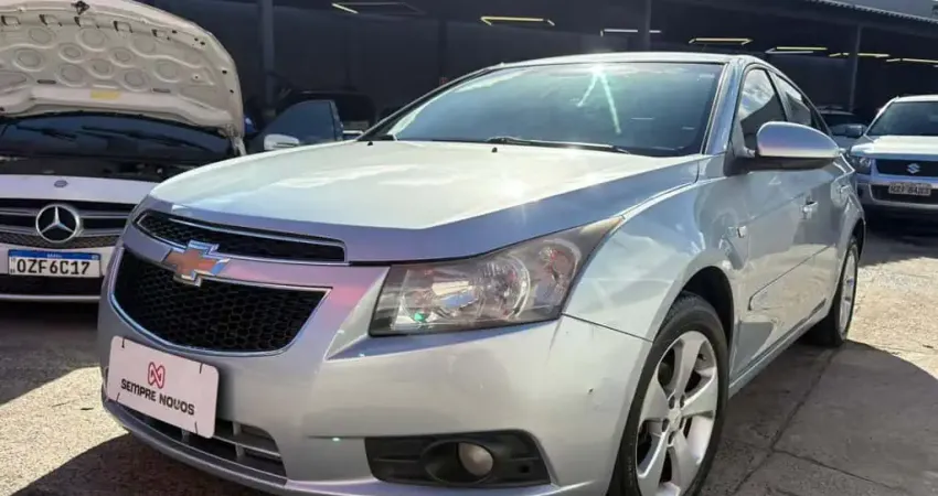 Chevrolet Cruze Sedã LT 1.8 2012 – Elegância, Conforto e Desempenho com DNA Global