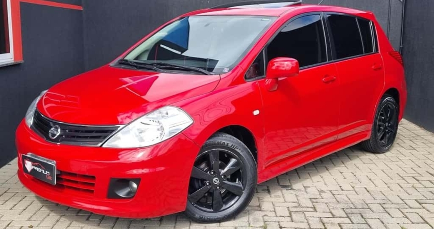 NISSAN TIIDA HATCH SL 1.8 16V-AT 4P 2013