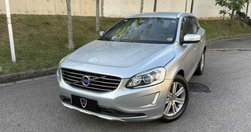 VOLVO XC 60 2.4 D5 KINETIC DIESEL AWD 4P AUTOMÁTICO