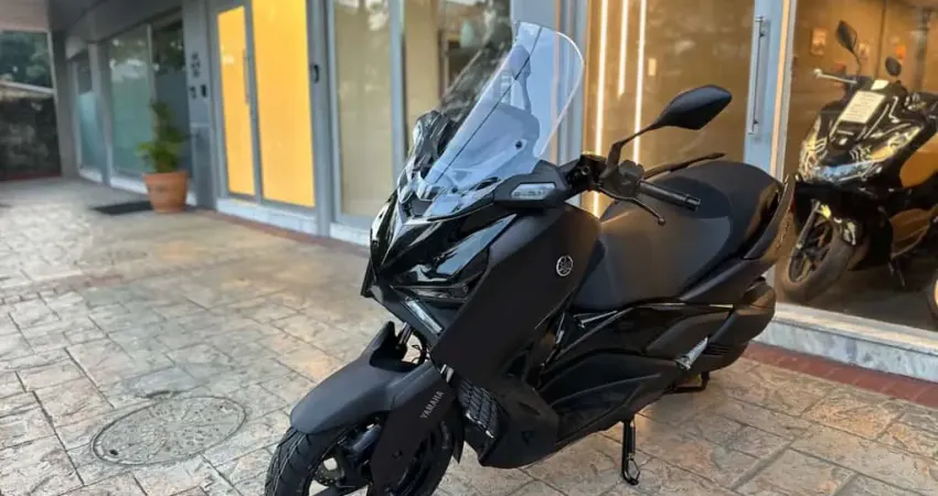 YAMAHA XMAX 300 CONNECTED