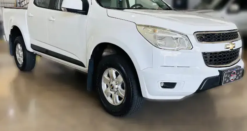 S10 LT 2.4 Flex Cabine Dupla - Pneus Firestone - Multimidia grande - Camera de Ré - Sensor Estaciona
