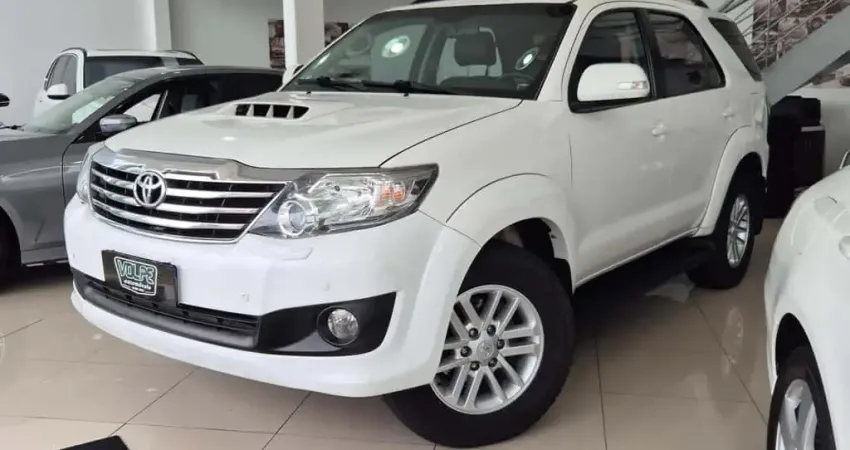 TOYOTA HILUX SW4 3.0 SRV 4X4 7 LUGARES 16V TURBO INTERCOOLER DIESEL 4P AUT 2015