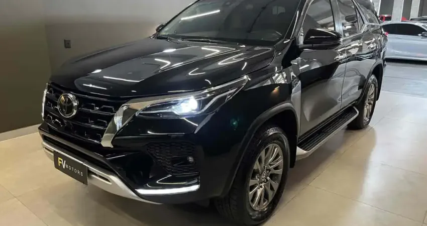 Toyota Hilux sw4 2022 2.8 d-4d turbo diesel srx 7l 4x4 automático