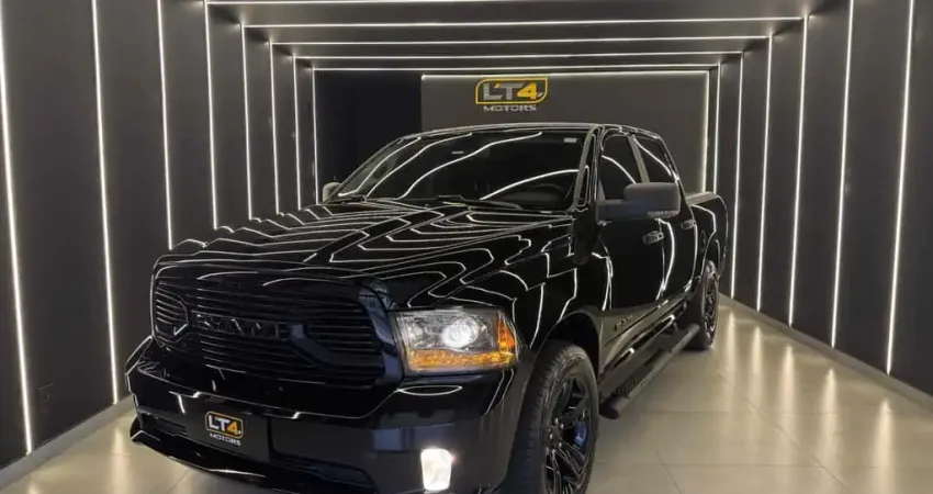 Ram Classic 2023 5.7 v8 gasolina laramie cd 4x4 automático