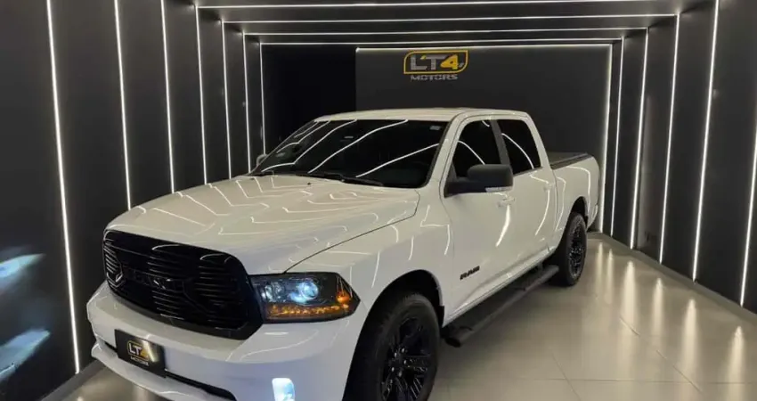 Ram Classic 2023 5.7 v8 gasolina laramie night edition cd 4x4 automático