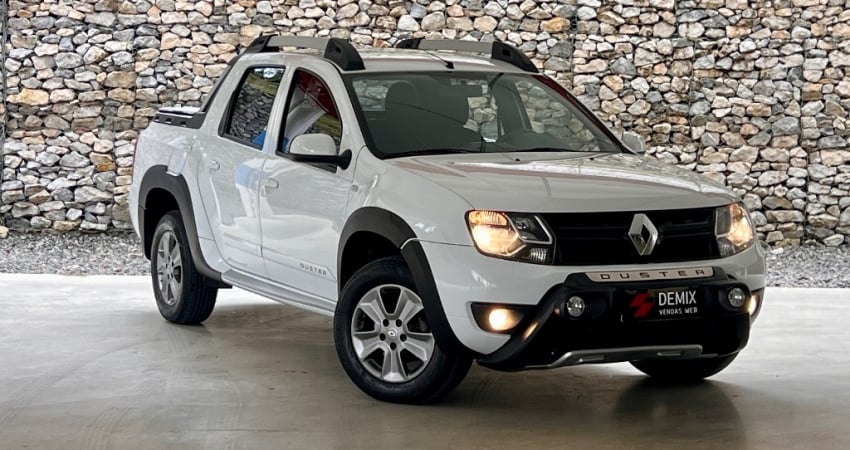 Oroch Dyn 2.0 flex 2016 manual,completa,pneus novos,multimídia orig,perícia aprovada!