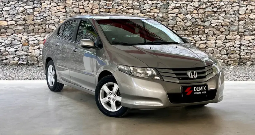 City Lx 1.5 flex manual 2012. Completo.pneus novos.tem sinistro no documento mas é bem conservado (T