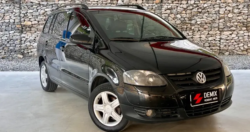 Spacefox 1.6 confort 8V 2008 manual completa (ar gelando)4 pneus novos-carro já teve retoque frontal