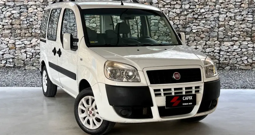 Doblò 1.4 8v atractive 2015 flex+GNV regularizado! Bom estado de conservação/portas laterais/5 lugar