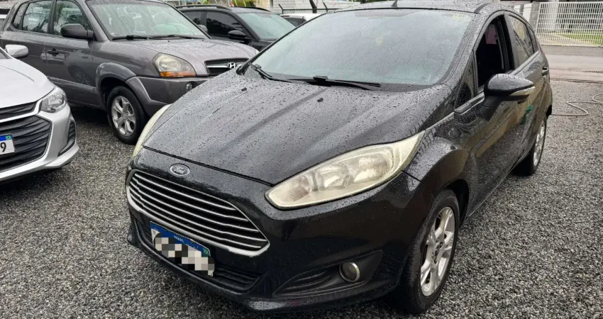 FORD FIESTA 1.5 SE HATCH 2014 (ACEITAMOS TROCAS E FINANCIAMOS!)