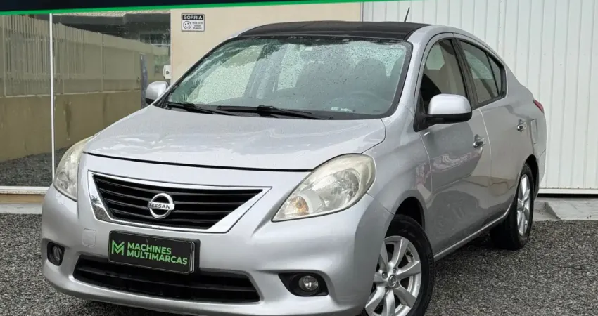 NISSAN VERSA SL 2014 1.6 COMPLETO (ACEITAMOS TROCAS E FINANCIAMOS)