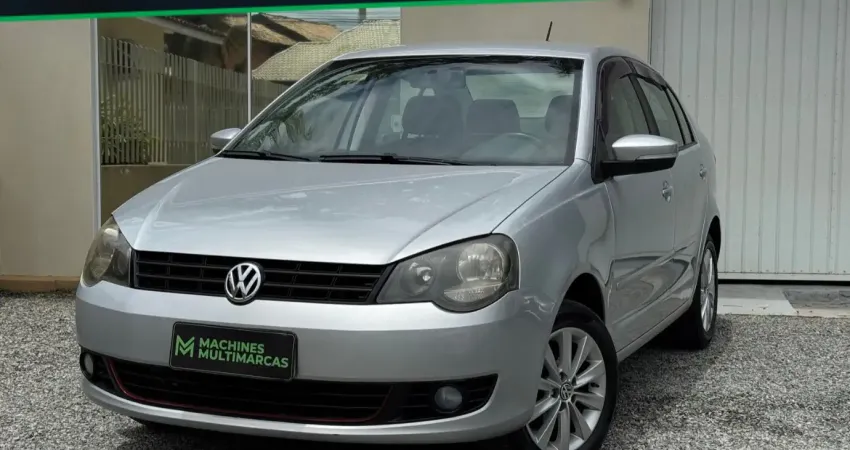 VW POLO SEDAN 1.6 2013 ZERADO COM BAIXA KM (TROCO E FINANCIO)