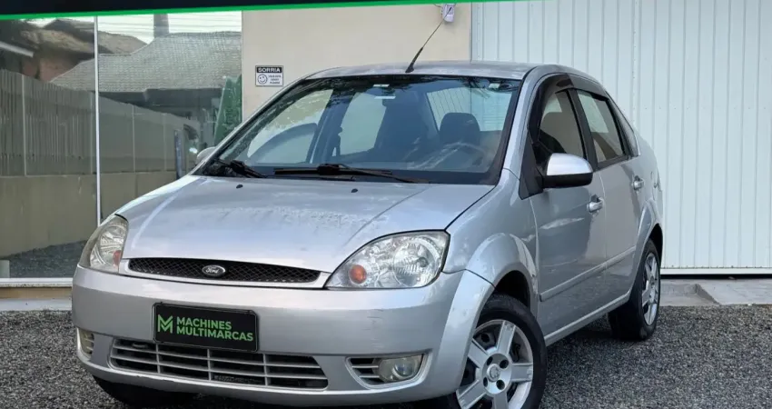 FORD FIESTA 1.6 SEDAN COMPLETO + MIDIA (TROCO E FINANCIO!!!)
