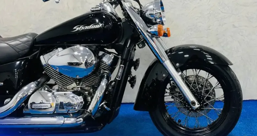 SHADOW 750