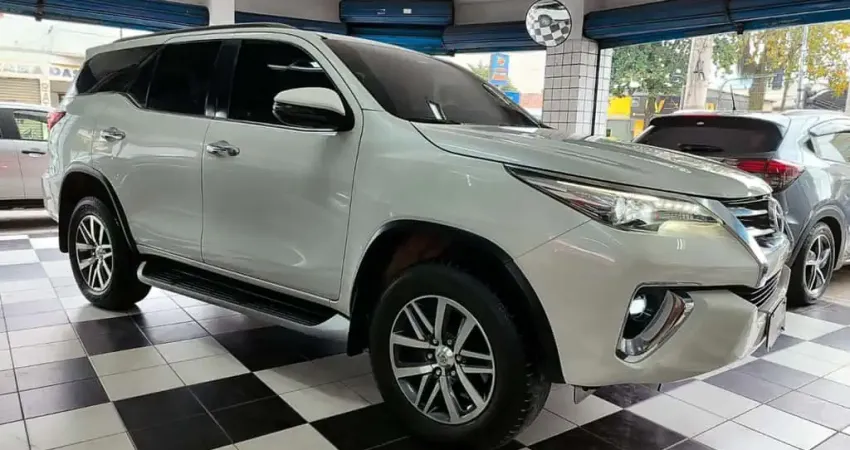 Toyota Hilux sw4 2020 2.8 srx 4x4 7 lugares 16v turbo intercooler diesel 4p automático