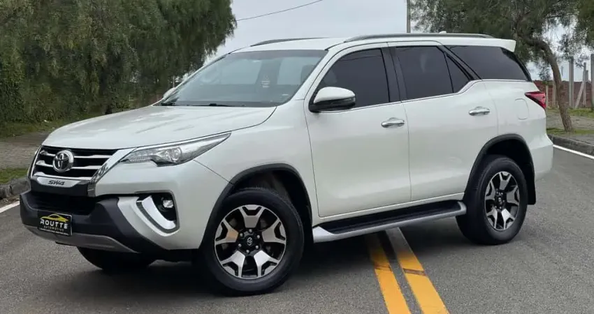 TOYOTA HILUX SW4 DIAMOND 7 LUGARES