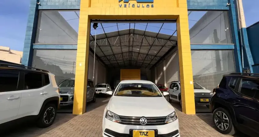 VOLKSWAGEN Jetta 2.0 4P CONFORTLINE TIPTRONIC AUTOMÁTICO