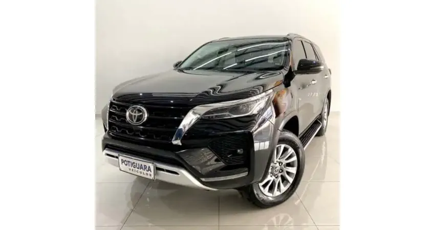 Toyota Hilux sw4 2021 2.8 d-4d turbo diesel srx 7l 4x4 automático