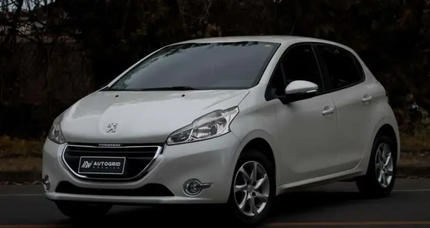 Peugeot 208 Active/Active Pack 1.5 Flex 8V 5p  - Branca - 2015/2016