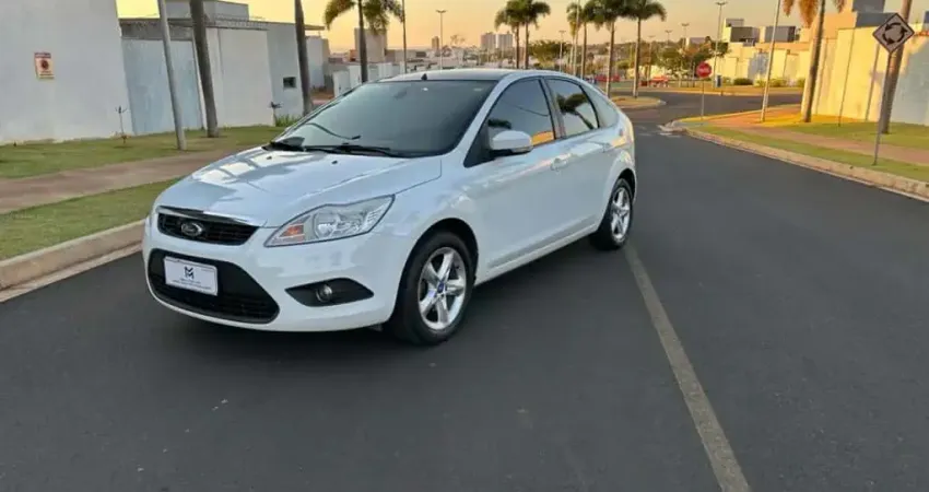 FORD FOCUS 2.0 GLX 16V FLEX 4P MANUAL