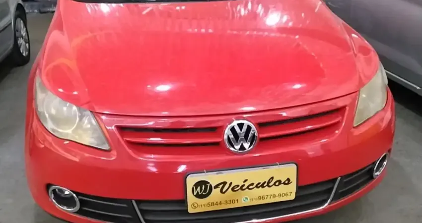 Carro bem conservado e de família pra passeio