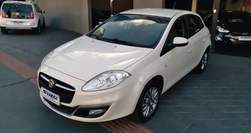 Fiat Branco Essence 1.8 Dualogic + Borboleta Flex 2016/2016 Branco