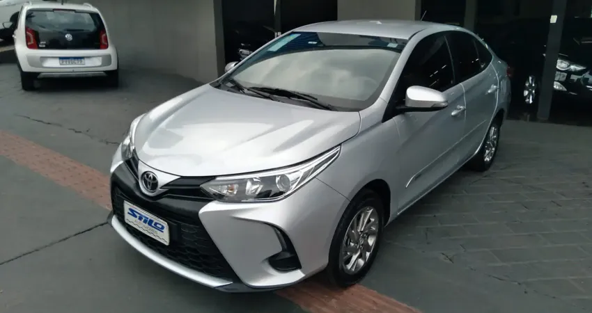 Toyota Yaris Sedan XS 1.5 Automático + Borboleta 2023/2024 Prata