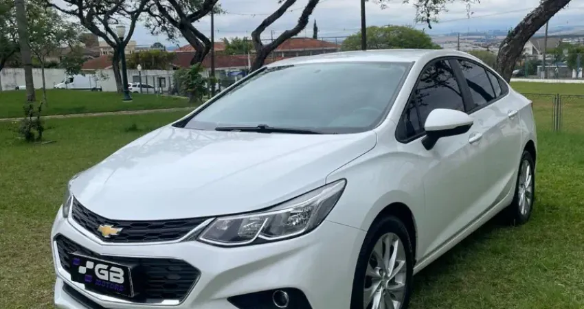Cruze 1.4 LT Turbo. Você que busca um sedan com uma pegada mais esportiva, sem abrir mão do conforto