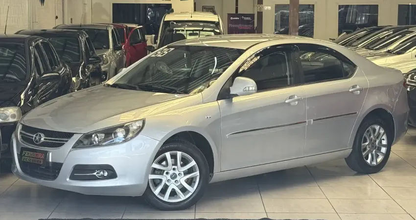 Sedan espaçoso, confortável e completo, oferecendo ótimo custo-benefício para quem busca estilo e pr