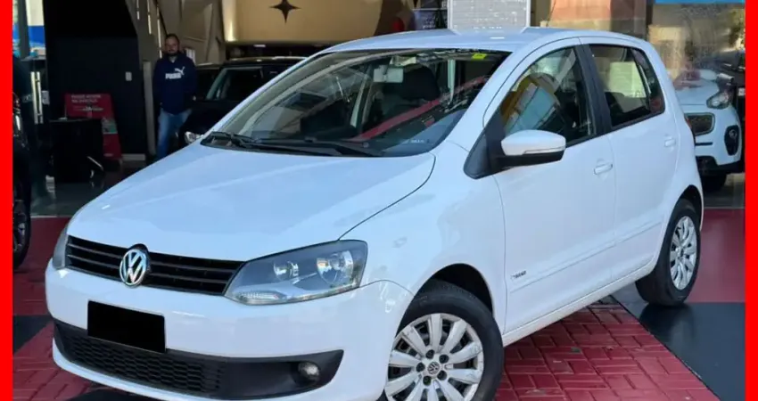 Fox 1.0 Mi Total Flex Completo 2014 C/ Manual e chave copia Financia 100%
