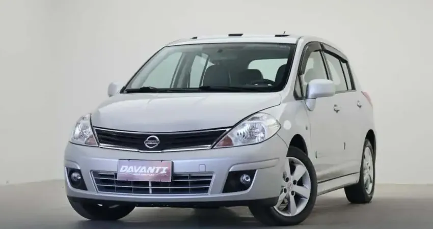 Nissan Tiida Flex Automático