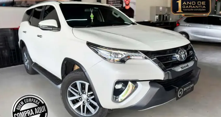 TOYOTA HILUX SW4 SW4 SRX 4x4 2.8 TDI 16V Dies. Aut.