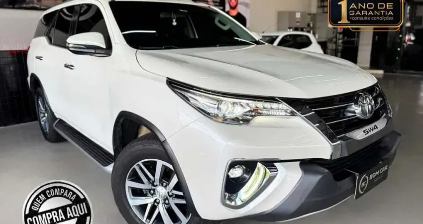 TOYOTA HILUX SW4 SW4 SRX 4x4 2.8 TDI 16V Dies. Aut.