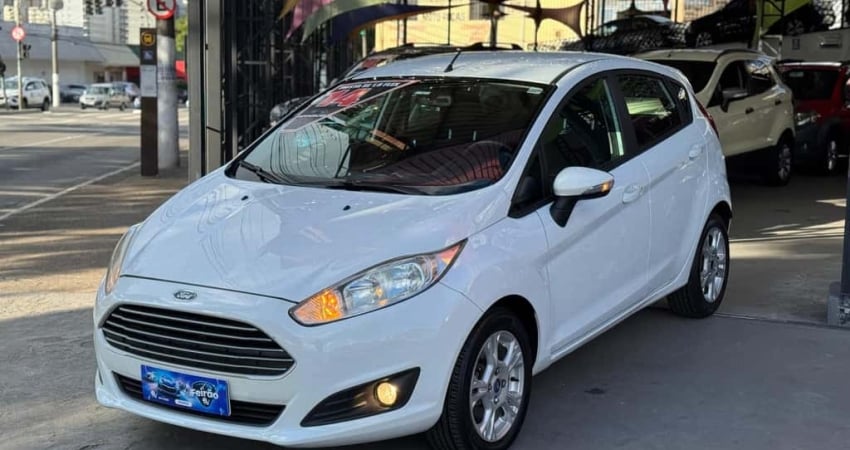 Ford Fiesta SE Plus 1.6 16V Flex Aut. 5p  - Branca - 2014/2014