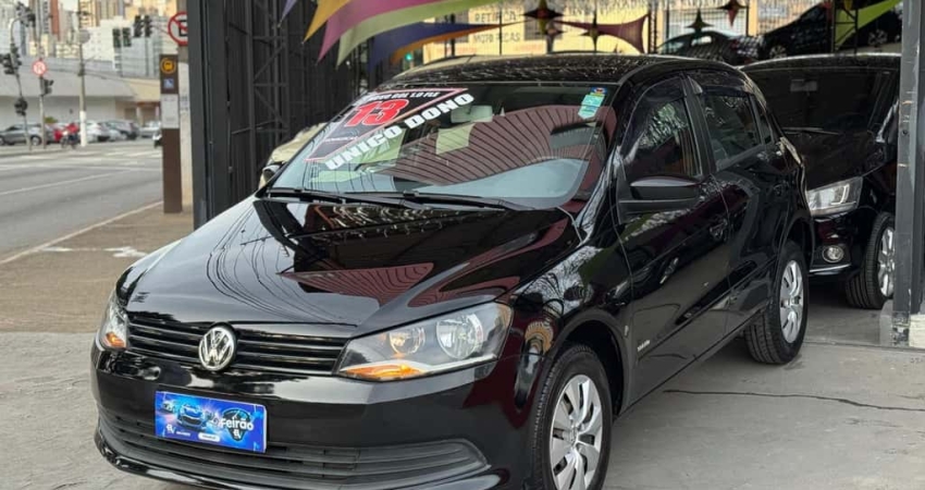 Volkswagen Gol (novo) 1.0 Mi Total Flex 8V 4p  - Preta - 2012/2013