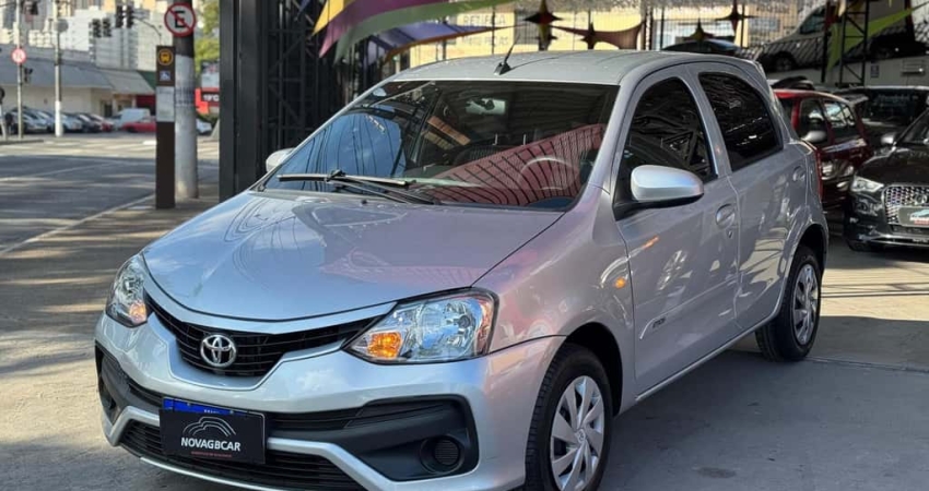 Toyota Etios X 1.3 Flex 16V 5p Aut.  - Prata - 2017/2018