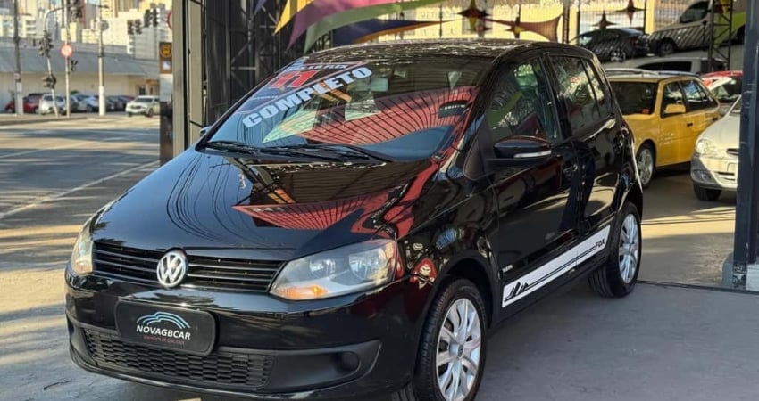 Volkswagen Fox 1.6 Mi Total Flex 8V 5p  - Preta - 2010/2011
