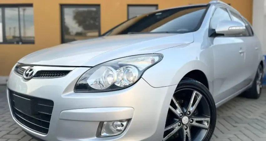 I30 CW em excelente estado de conservação, motor 2.0 e  câmbio manual, confira...