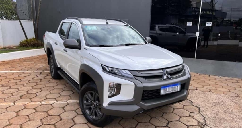 Mitsubishi L200 TRITON 2.4 16V TURBO DIESEL SPORT OUTDOOR PLUS CD 4P 4X4 AUTOMÁTICO