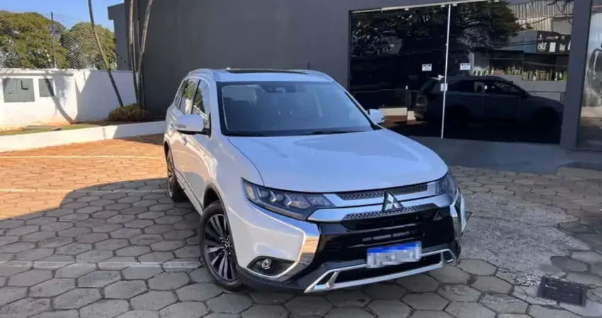 Mitsubishi OUTLANDER 2.2 MIVEC DI-D DIESEL HPE-S AWD AUTOMÁTICO
