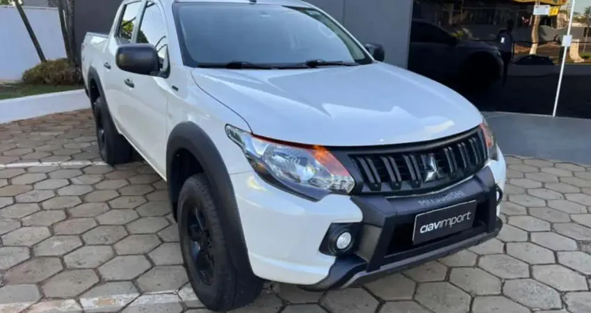 Mitsubishi L200 TRITON 2.4 16V TURBO DIESEL OUTDOOR GLX CD 4X4 MANUAL