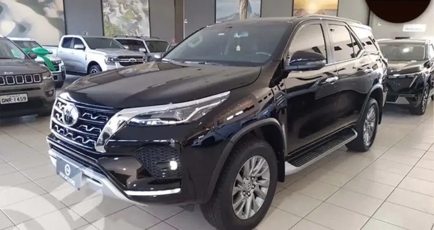 Toyota Hilux sw4 2024 2.8 d-4d turbo diesel srx 7l 4x4 automático