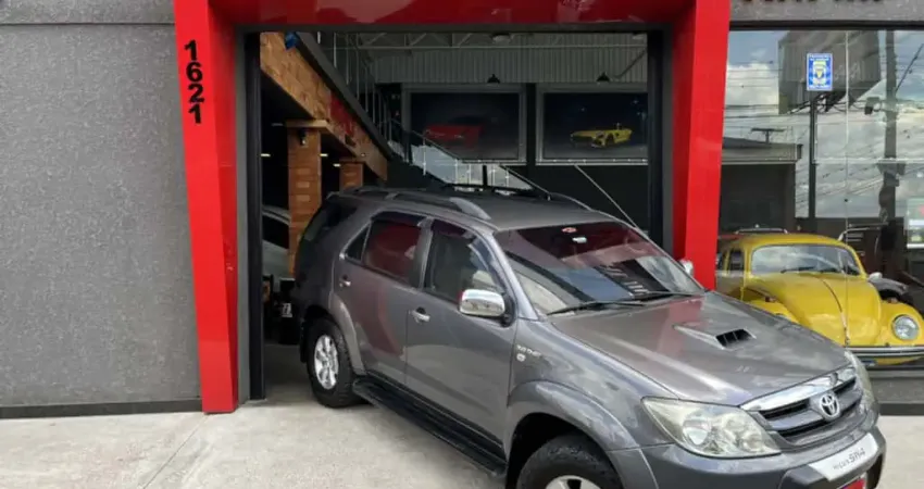 Toyota HILUX SW4 3.0 SRV 4X4 16V TURBO INTERCOOLER DIESEL 4P AUTOMÁTICO