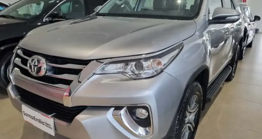 TOYOTA HILUX SW4 2.7 SR 4X2 16V 4P