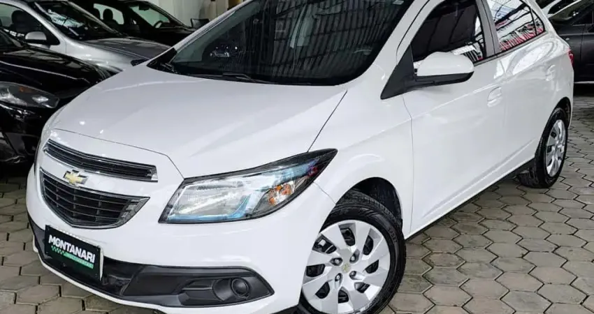 Chevrolet Onix HATCH LT 1.4 8V FlexPower 5p Mec.  - Branca - 2012/2013