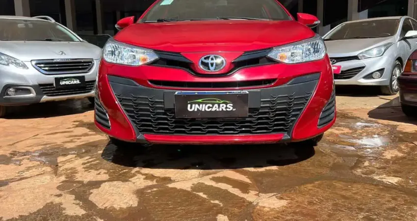 Toyota Yaris HA XL13LIVE - Vermelha - 2021/2022