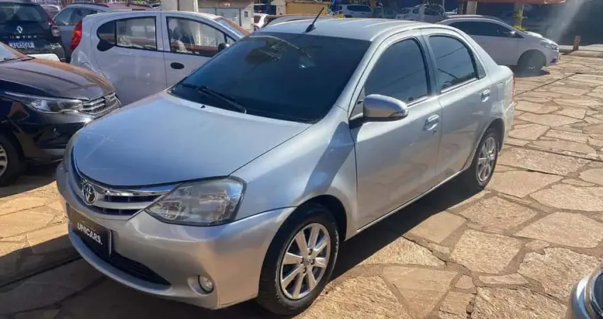 Toyota Etios SD XLS15 AT - Prata - 2016/2017