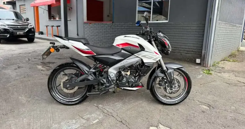 Bajaj Dominar 160 2025
