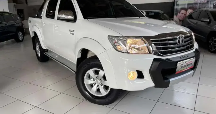 Toyota Hilux CD SRV 4x4 2.7 Flex 16V Aut.  - Branca - 2013/2013