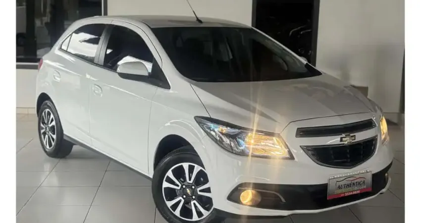 Chevrolet Onix HATCH LTZ 1.4 8V FlexPower 5p Mec.  - Branca - 2014/2014